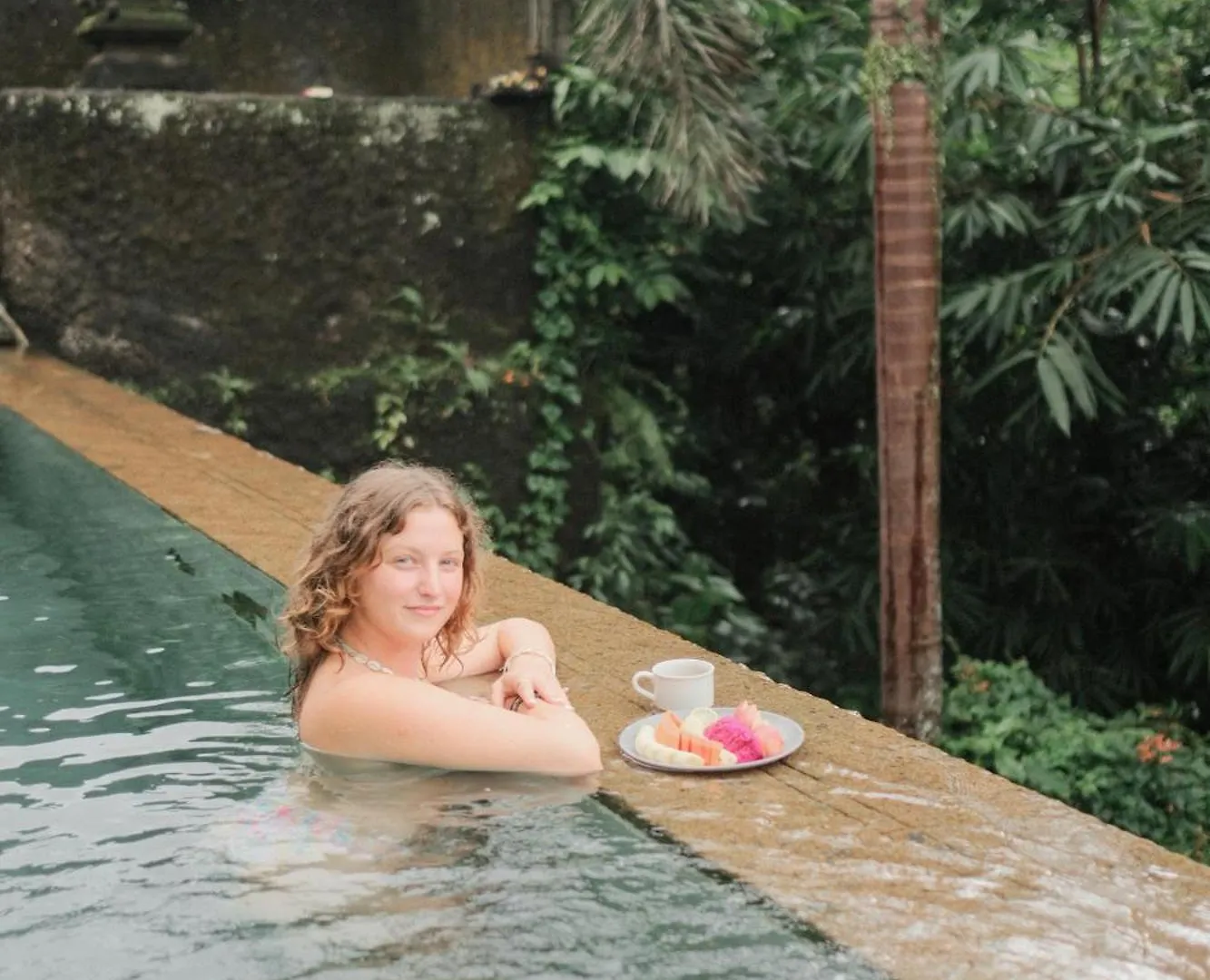 Adipana Bungalow-Balinese Room Ubud