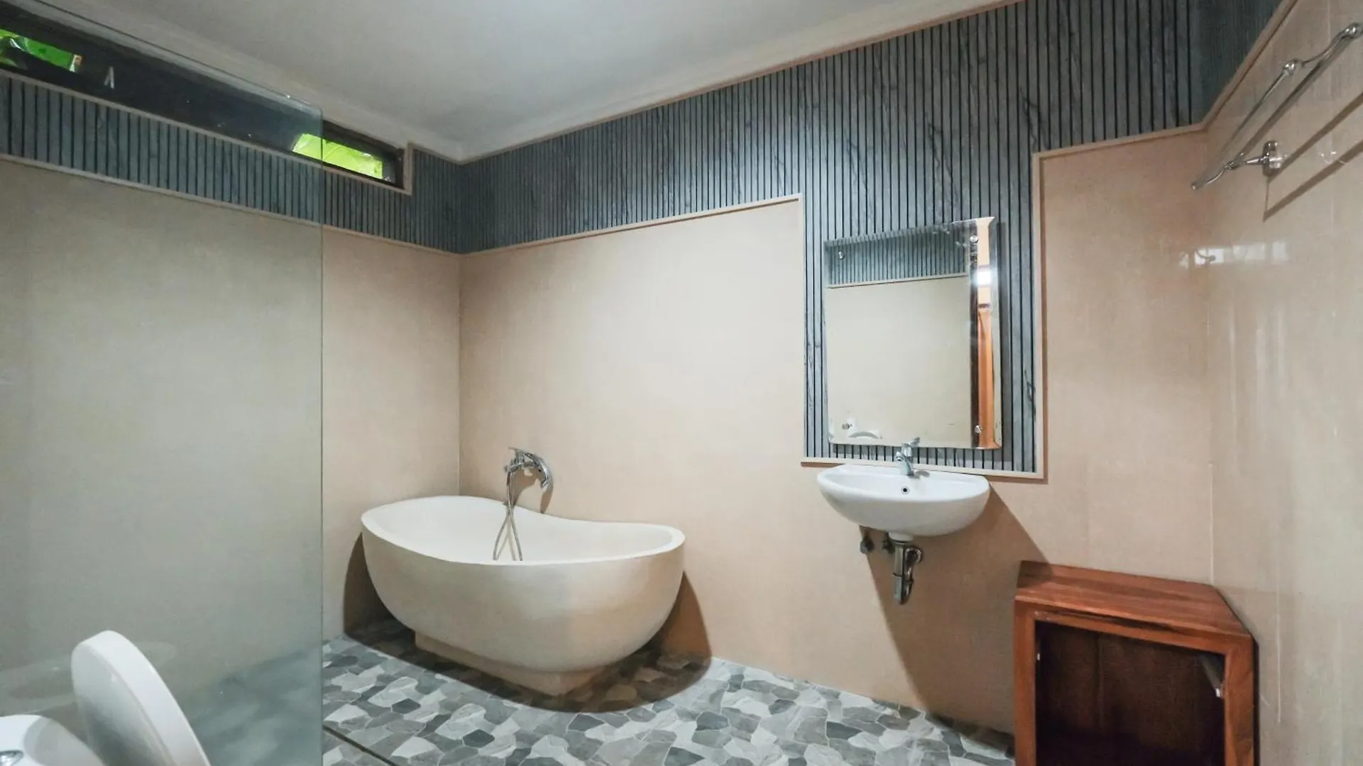Adipana Bungalow-Balinese Room 乌布 住宿加早餐酒店